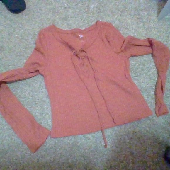 Burgundy long sleeve with strings - Picture 1 of 1